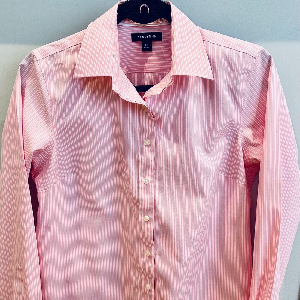 Land’s End Women’s Like NEW No Iron Pinpoint Oxford Blouse size 6 PETITE